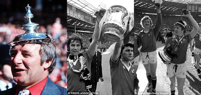 Vô địch sau khi hạ kình địch. Ảnh trái: HLV M.U Tommy Docherty ăn mừng chiến thắng 2-1 trước Liverpool tại chung kết FA Cup 1977. Ảnh giữa: Martin Buchan (trái) và Arthur Albiston mừng danh hiệu FA Cup 1977. Ảnh phải: Alex Stepney (trái), và Gordon Hill ăn mừng chiến thắng 2-1 trước The Kop.